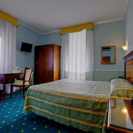 カステッロ モデナ