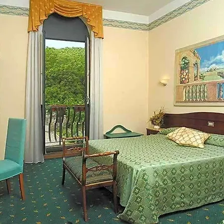 Castello Hotel 3*